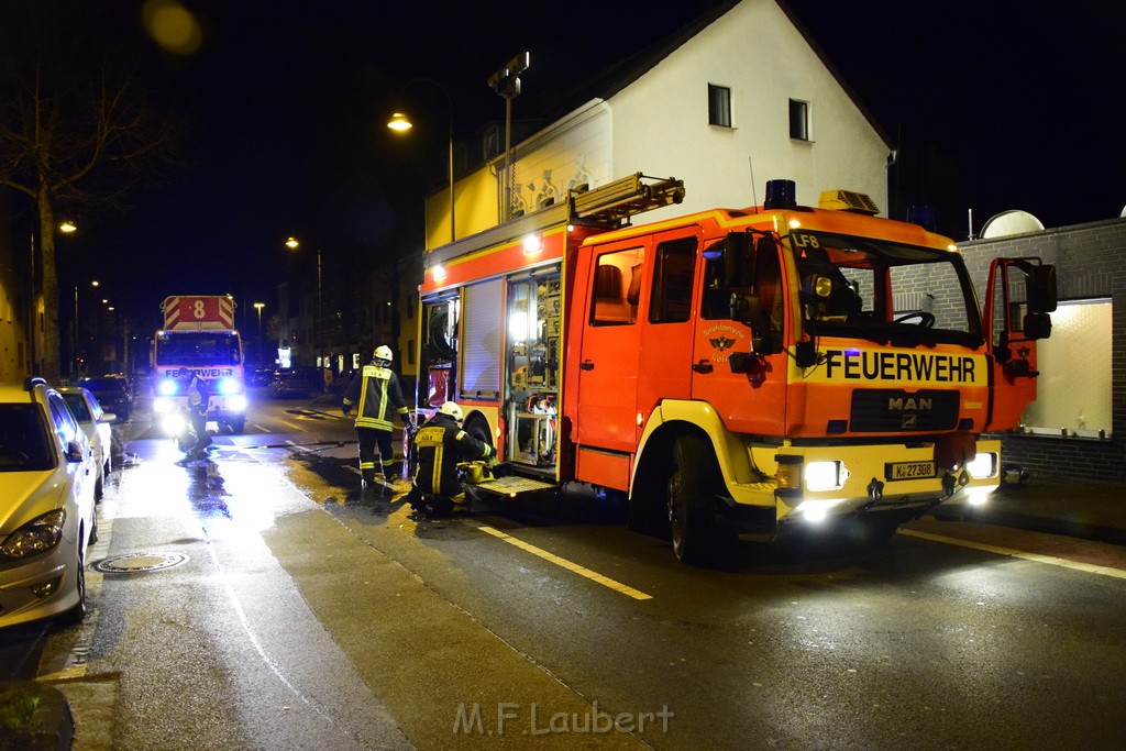 Feuer Hinterhof Garagen Koeln Hoehenberg Olpenerstr P165.JPG - Miklos Laubert